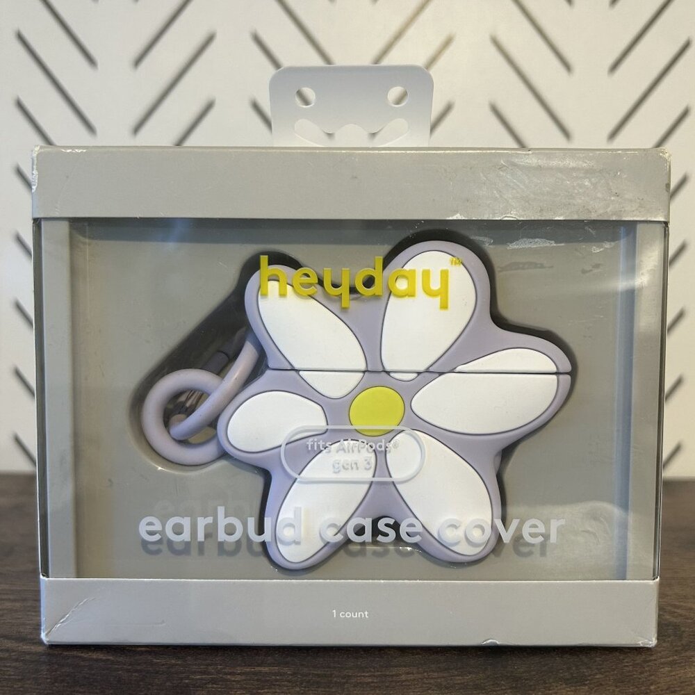 NIB Heyday Soft Purple Flower Daisy AirPods Case Cover 3rd Generation Clip